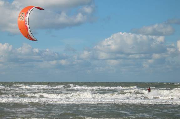Kitesurfing.jpg