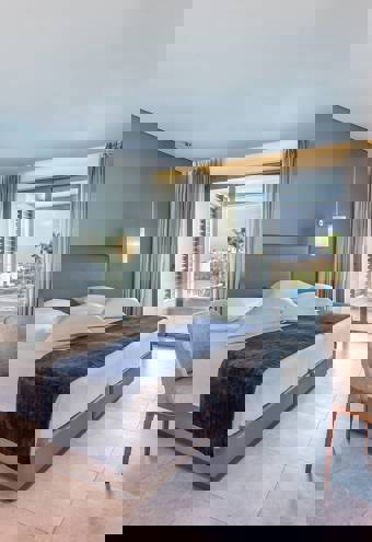 Sharing Pool Roomssuites2