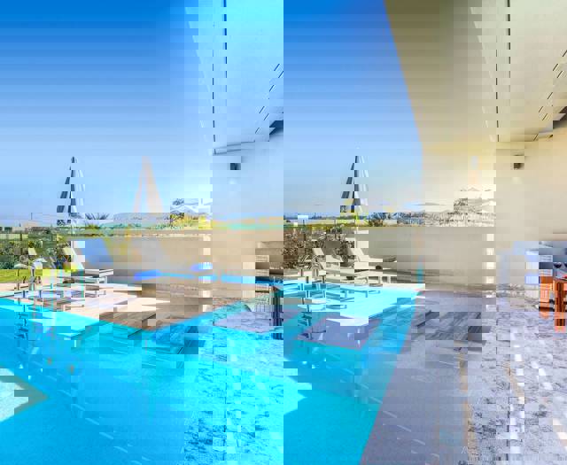 Executive Suites Private Pool1