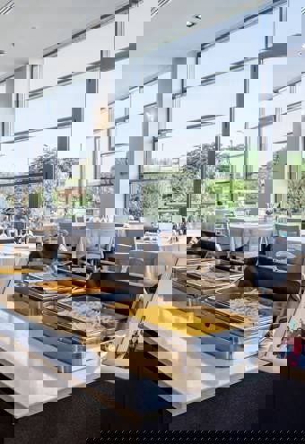 Astirodysseus Dining 8303 Hdr