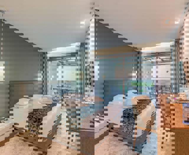 Executive Suites Private Pool2